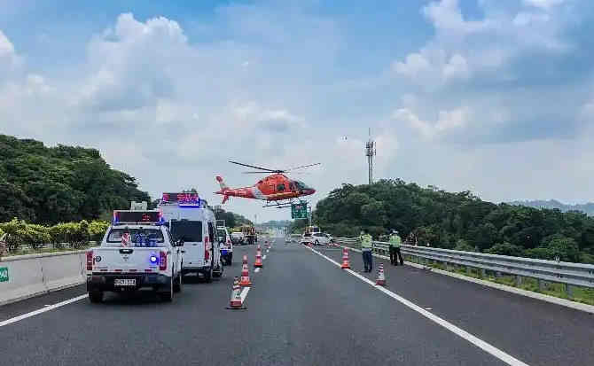 楚雄高速公路汽车救援案例